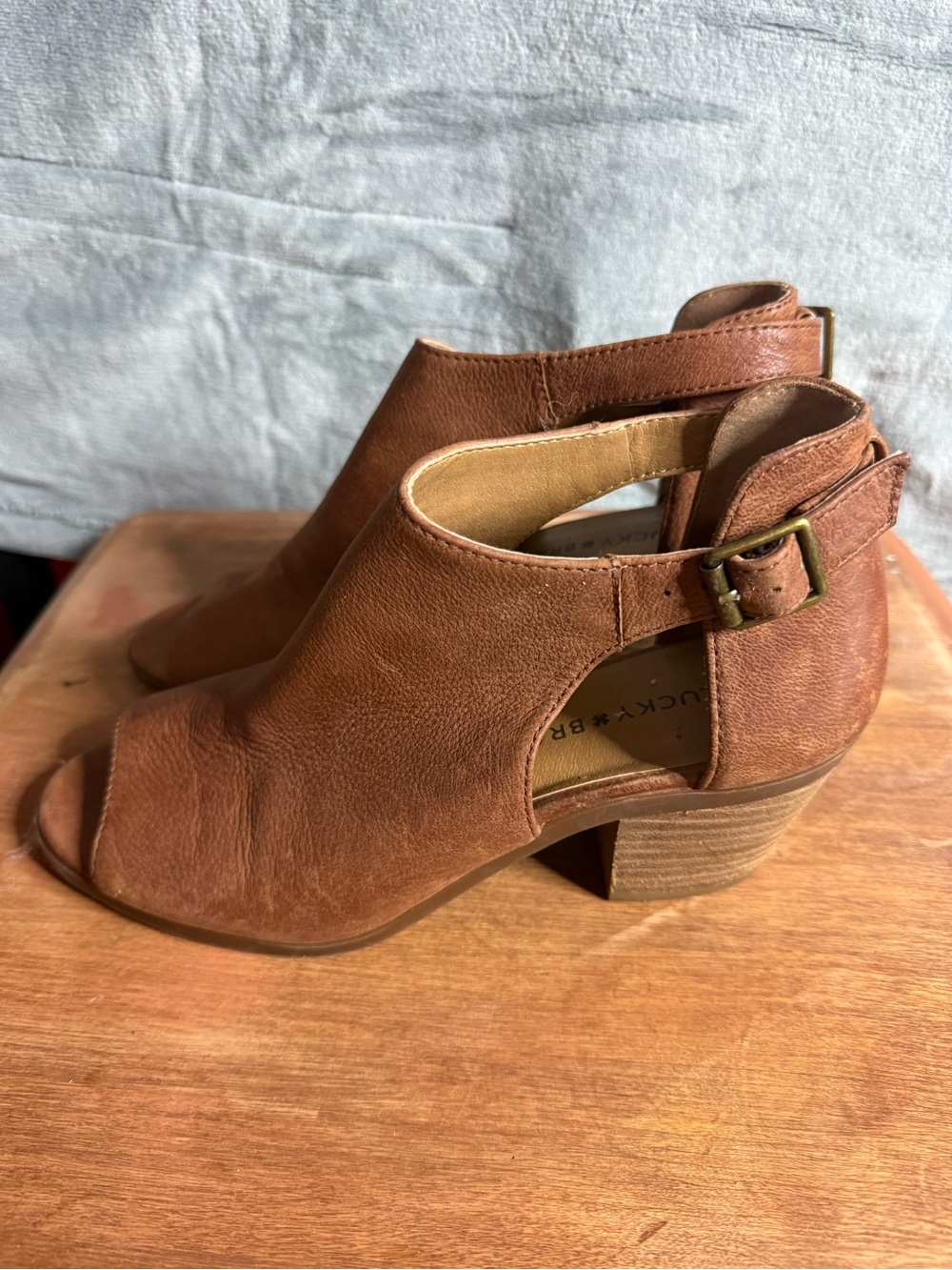 Lucky Brand Cognac Tan Open-Toe Block Heel Sandals